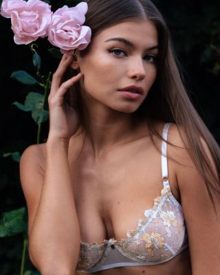 Маша  , фото с сайта SexOz.love